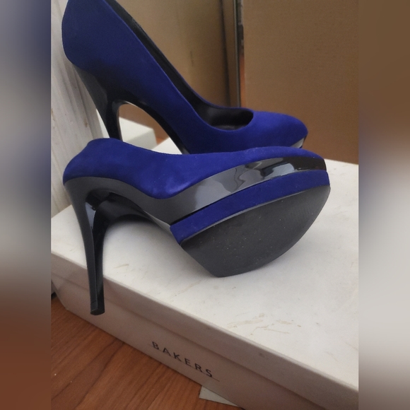 Pumps - Picture 3 of 5